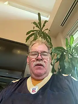 Caesar_Baxter webcam