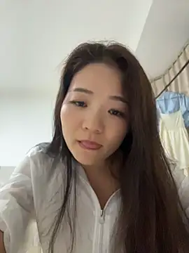 xiaoxiaocheng678 (F milf) - 勾引路人小哥哥摸胸！