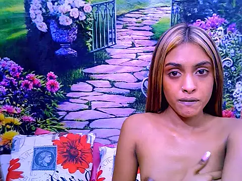 IndianPretty14u2Luv webcam