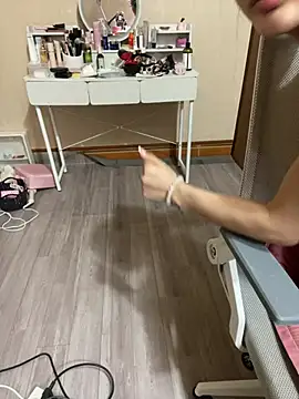 live cam 2 cam Mina048