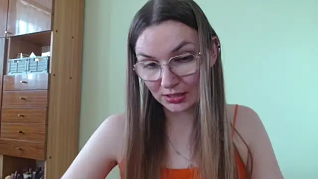 LooveELLYx webcam