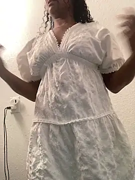 queenGypsy24 live cam on StripChat