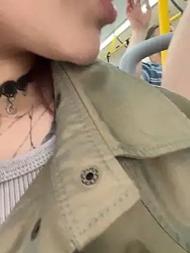 Lilly__Kiss live sex cam