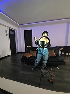 MishRaven webcam