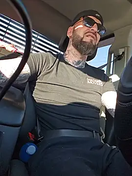Beardedtattood webcam