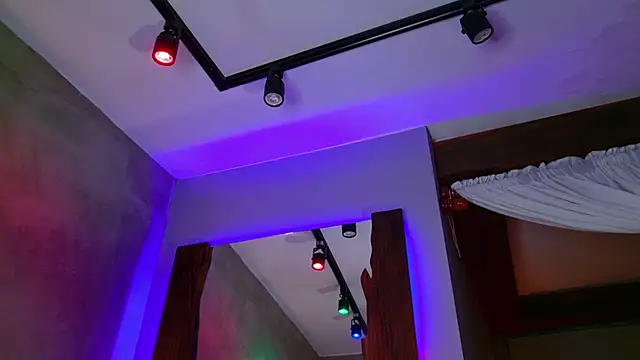 lara_curly webcam