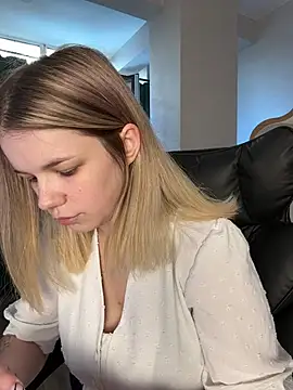 KimEvanss webcam