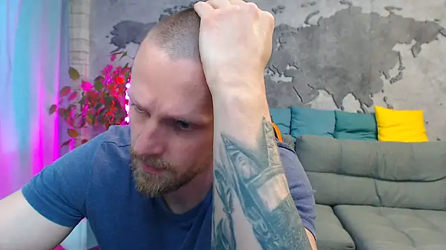 VikingChrisss live cam on StripChat