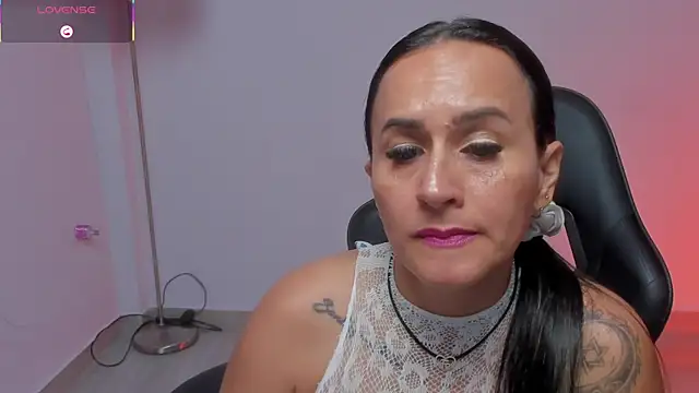 Sara_Charmy webcam