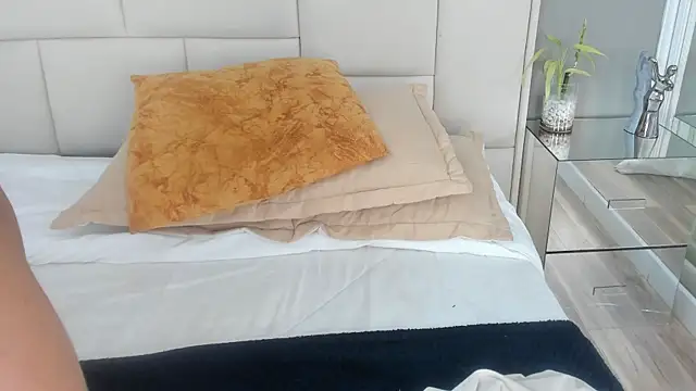 Charlie___Musk webcam