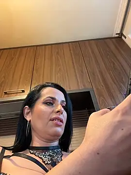 Hotmomcheckk_