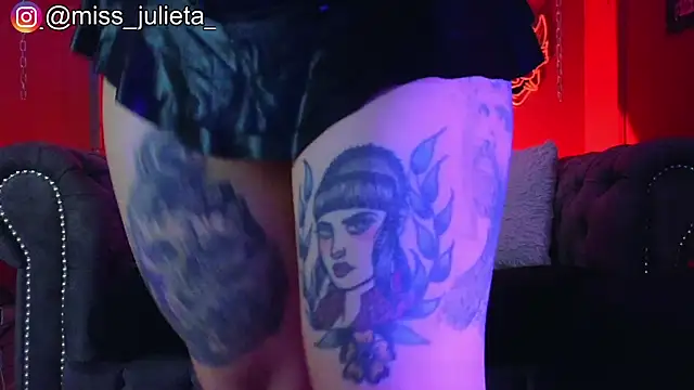 Julieta_Russell webcam