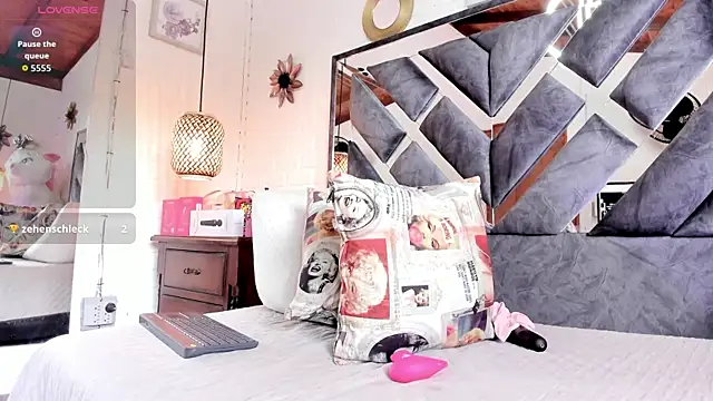 annie_vega17_ webcam