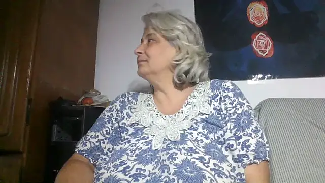 ExquisiteMature webcam