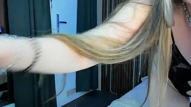 AshleyNova21 webcam
