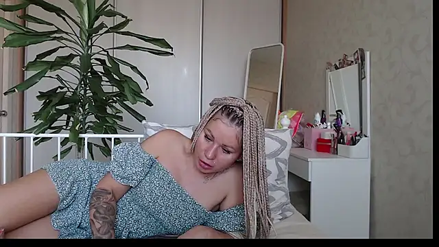ShyEvaa webcam