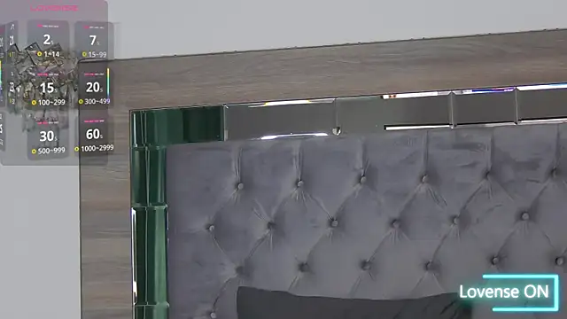 Lorehottie webcam