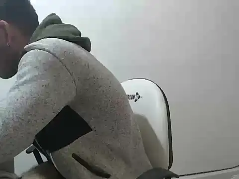 omar202612 live cam on StripChat