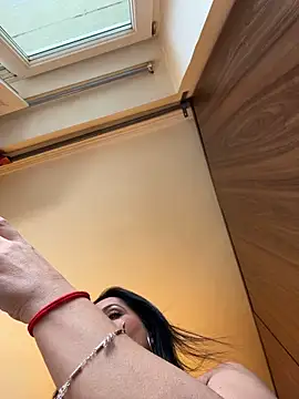 Hotmomcheckk_ webcam