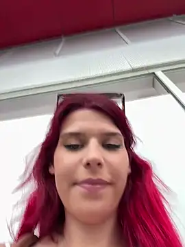 RiriRoseey webcam