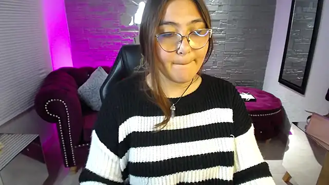 conniejames_m webcam