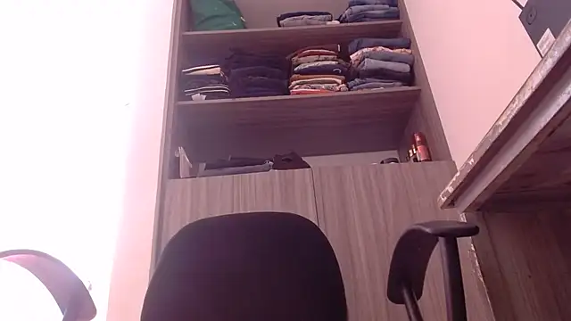 nicolle_milf1978 webcam