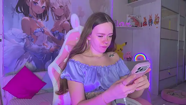 CheekySashaCharm webcam