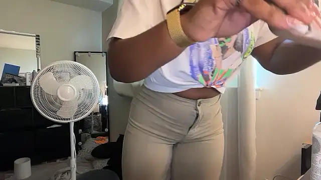 SunniSoles99 webcam