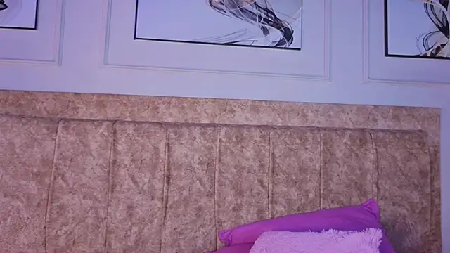 zoe_moon__ webcam
