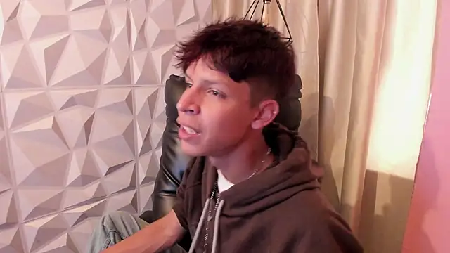 Ethan_qop webcam