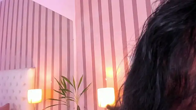 Mia-Stones webcam