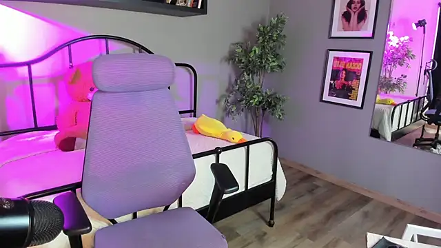 Millie_Volturi webcam