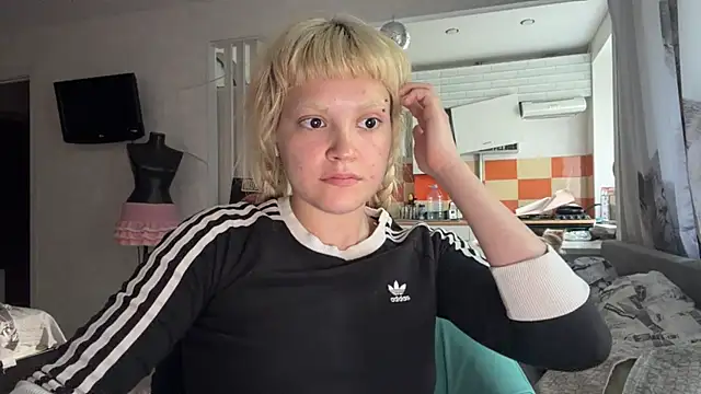 FreedaDeloach webcam