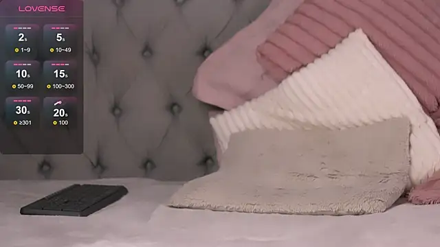 RebeccaRese webcam