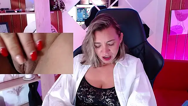 milfsecret69 webcam