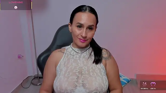 Sara_Charmy webcam