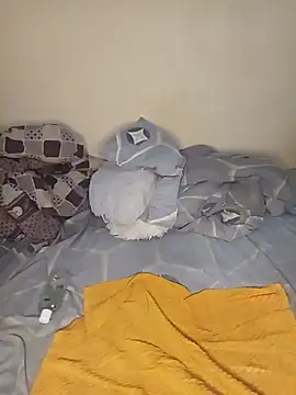 KindlyPullback live cam on StripChat