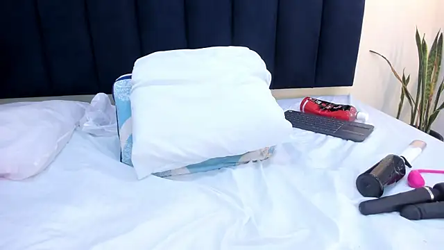 mayaevansmg webcam
