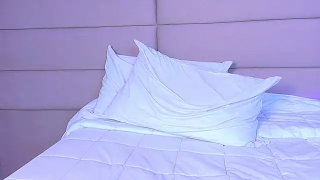 ZoehAngel live cam on StripChat