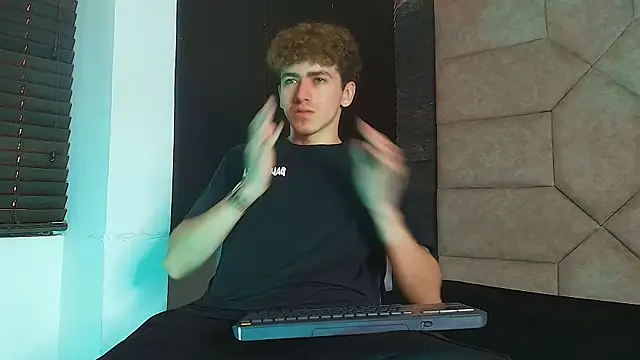 Tyler_Mcrey webcam