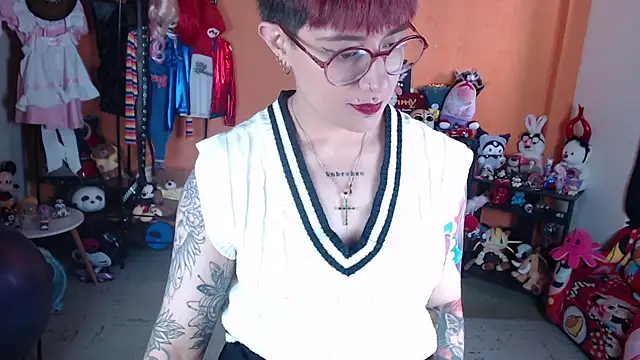 MissMiia2 live cam on StripChat