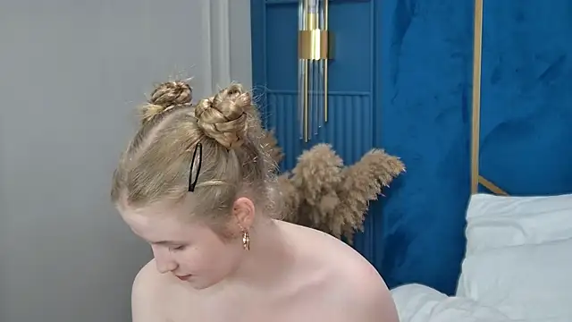 LilianHowards live cam on StripChat