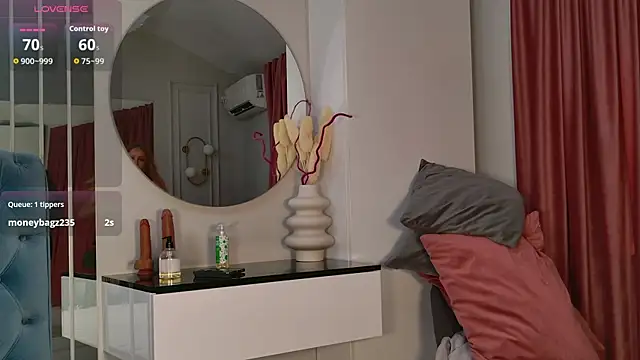 SiennaPierce live cam on StripChat