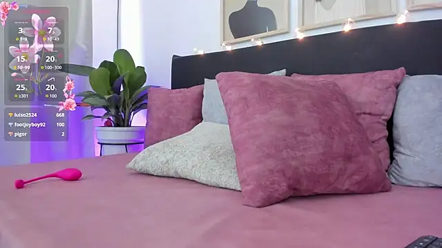 Pauline_Peach webcam