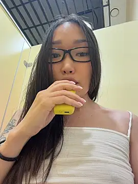 trytomakememoam webcam