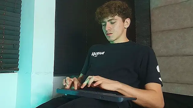 Tyler_Mcrey webcam