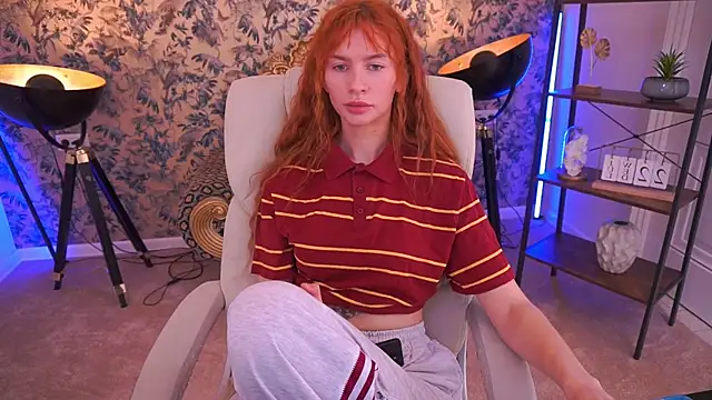 Nicol_Moonn webcam