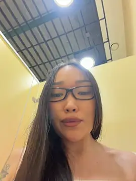 trytomakememoam webcam