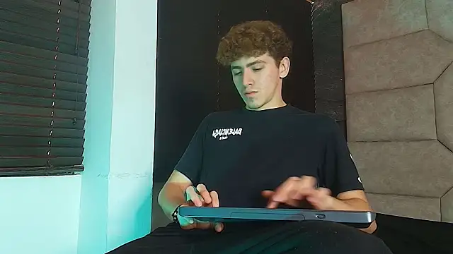Tyler_Mcrey webcam