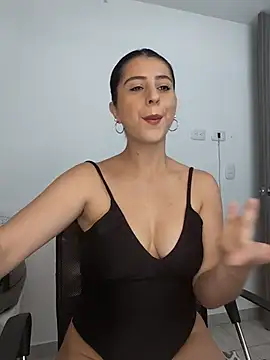 Nahiajhonson_ webcam